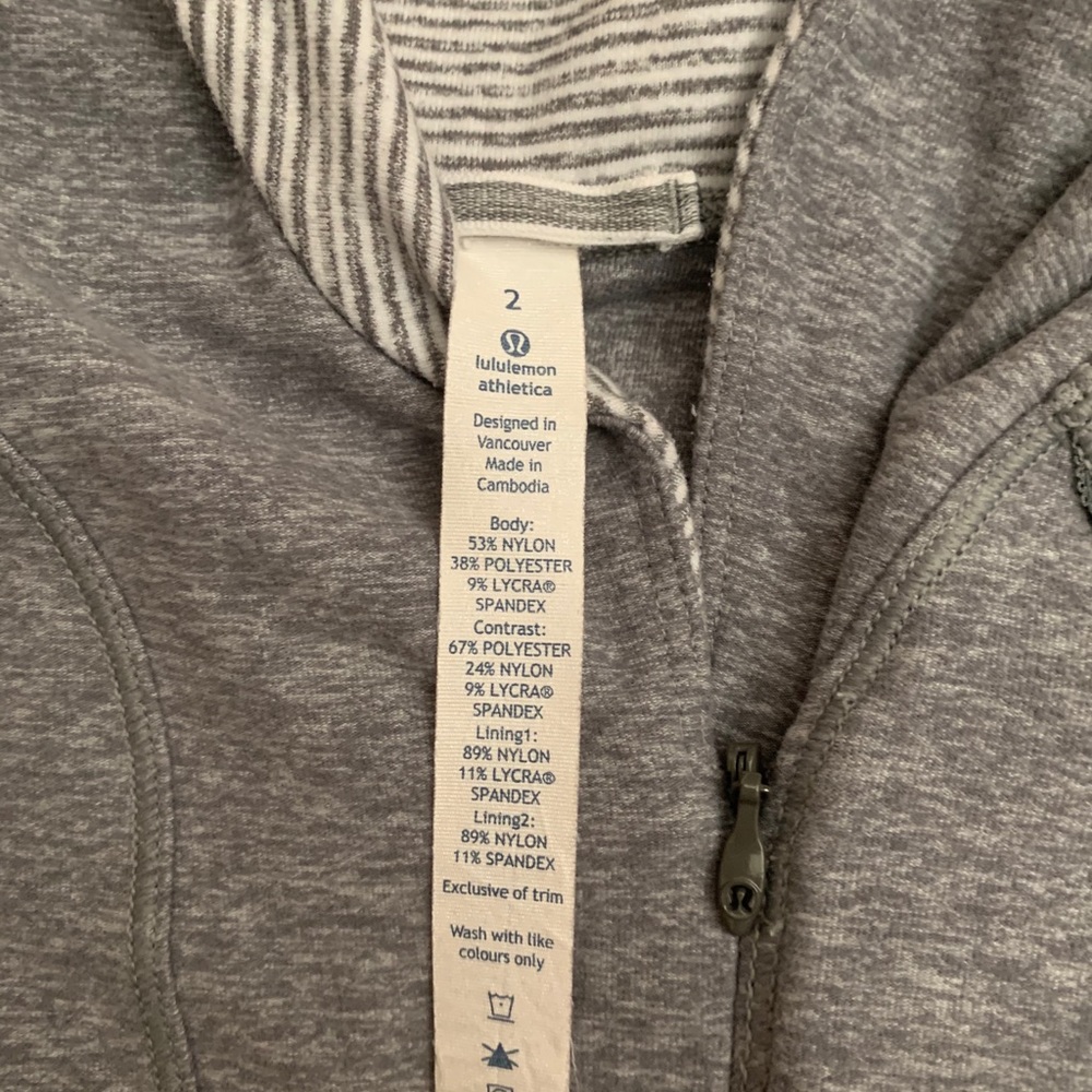 Lululemon 1/2 zip - Picture 3 of 6